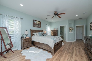 CONVENIENT GROWING LOCATION! GATED /SMALL LAKE/POOL COMMUNITY! - photo 21