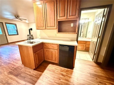 Wonderful home offering the perfect blend of comfort - photo 22