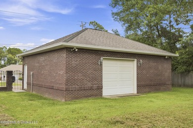Welcome to this well-maintained 3-bedroom, 2-bath home offering - photo 30
