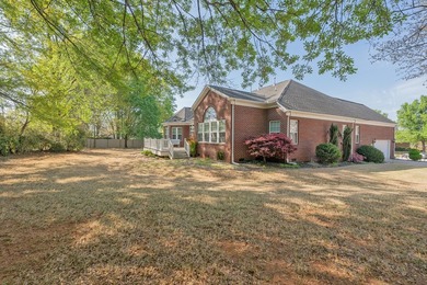 CONVENIENT GROWING LOCATION! GATED /SMALL LAKE/POOL COMMUNITY! - photo 32