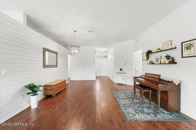 Clear your calendar & tour this MOVE-IN-READY home featuring a - photo 3