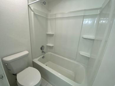 Well-located 15-unit apartment building in the heart of Salt - photo 4