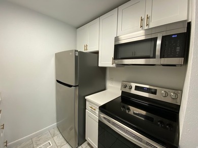 Well-located 15-unit apartment building in the heart of Salt - photo 6