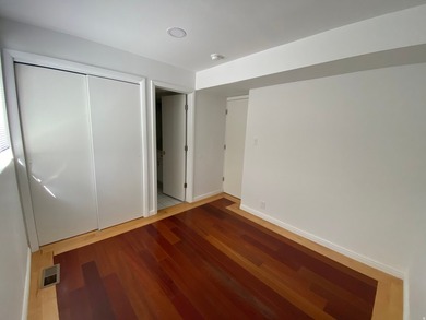 Well-located 15-unit apartment building in the heart of Salt - photo 8