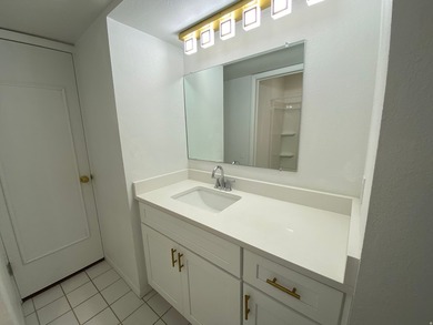 Well-located 15-unit apartment building in the heart of Salt - photo 9
