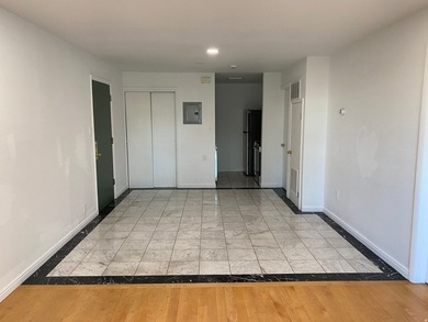 Well-located 15-unit apartment building in the heart of Salt - photo 10