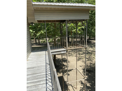-18-20 feet off of the ground -3 Bedrooms -2 Full Baths - photo 6