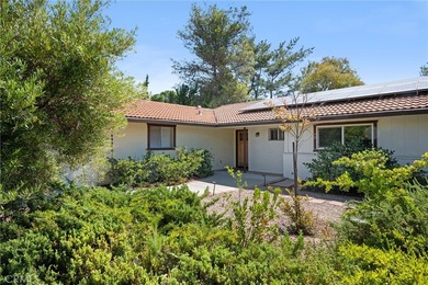 Nestled in one of Paso Robles' most sought-after neighborhoods - photo 6