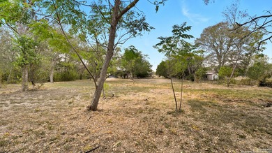 Charming 3-bedroom, 2-bath home with an office situated on 1.51 - photo 12