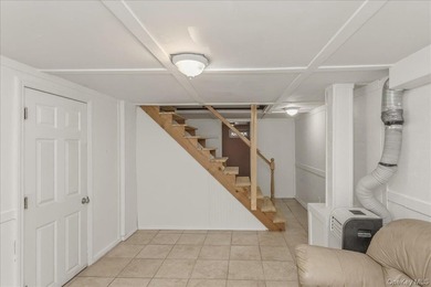 Welcome to 42 Larch Street in Hicksville, a well-maintained cape - photo 21