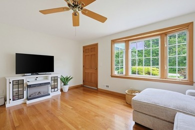 Welcome home to this move-in-ready property offering approx 1800 - photo 2