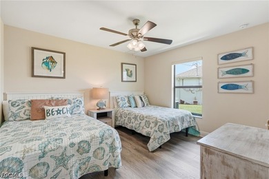 Wake up to sparkling intersecting canal views, spend your - photo 23