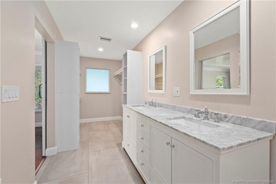 Sewall's Point 5Bed 4Bath 2Car Garage on over 1/2 acre lot with - photo 25