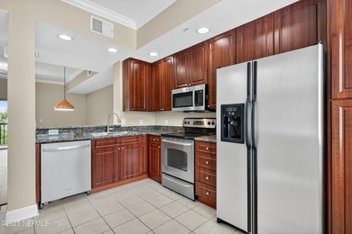Beautiful water front townhome. Freshly painted , new up graded - photo 31