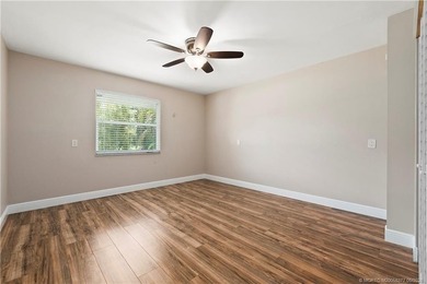 Sewall's Point 5Bed 4Bath 2Car Garage on over 1/2 acre lot with - photo 32