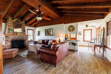 Tucked away on the shores of beautiful Long Pond, this adorable - photo 8