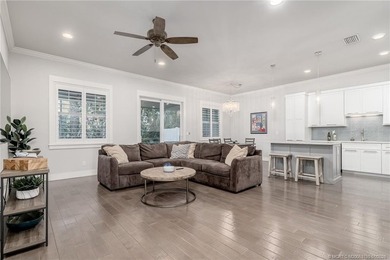 Sophisticated coastal living in the heart of Historic Downtown - photo 4