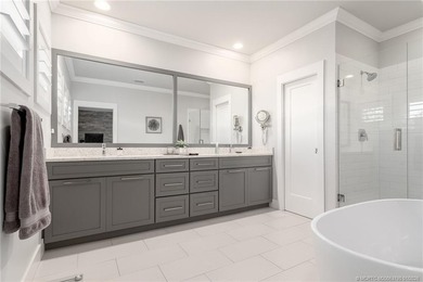 Sophisticated coastal living in the heart of Historic Downtown - photo 6