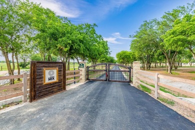 Nestled on 24 stunning acres along the historic Chisholm Trail - photo 4