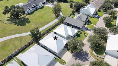 Welcome to this beautifully maintained 3-bedroom, 2-bath home - photo 25