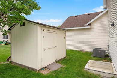 Welcome to Forest Ridge Lane! Originally built by Kingman Homes - photo 29