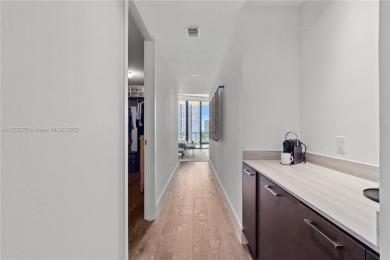 Echo Aventura, designed by architect Carlo Ott, features