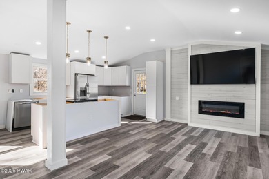 Lake Home For Sale in Waymart, Pennsylvania