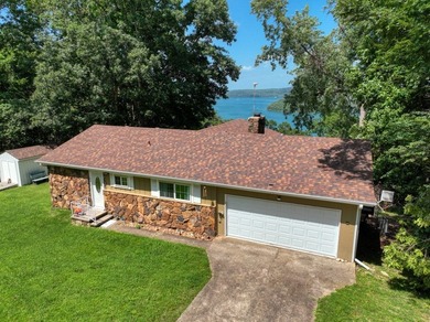 Cute Home with a Great Beaver Lake View! - photo 1