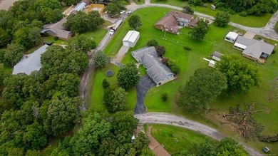 Welcome to lake living at its finest in the desirable Timberlane - photo 19