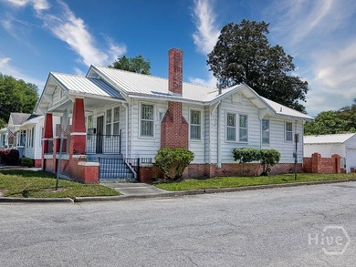 Classic Live Oak bungalow on a corner lot with all the right - photo 2