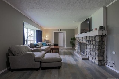 Welcome to lake living at its finest in the desirable Timberlane - photo 25