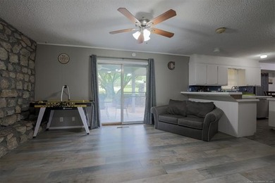 Welcome to lake living at its finest in the desirable Timberlane - photo 27