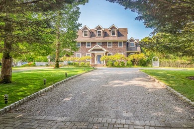 Just imagine pulling into your gated, stunning, traditional home - photo 1