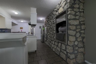 Welcome to lake living at its finest in the desirable Timberlane - photo 32