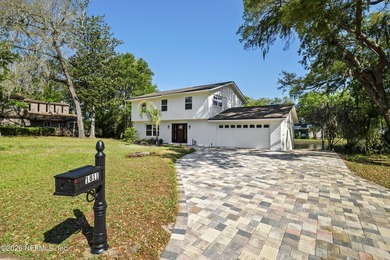 **WATERFRONT**MINS FROM BEACH**FULL RENOVATION** Welcome to this - photo 15