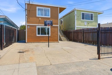 This turn-key Oakland duplex is a premier opportunity for - photo 1