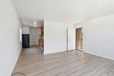 This turn-key Oakland duplex is a premier opportunity for - photo 4