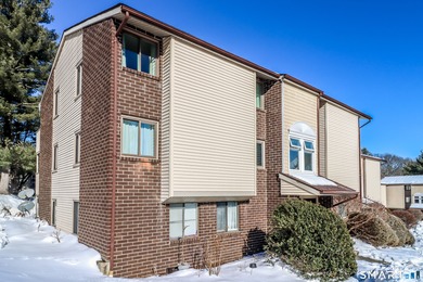 Candlewood Lake Apartment For Sale in Danbury Connecticut