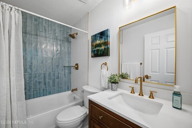 **WATERFRONT**MINS FROM BEACH**FULL RENOVATION** Welcome to this - photo 45