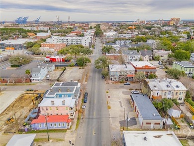 902 Montgomery Street presents a rare opportunity to acquire a - photo 8