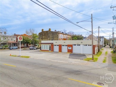 902 Montgomery Street presents a rare opportunity to acquire a - photo 10