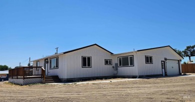 Lake Home For Sale in Grand View, Idaho