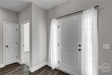 Beautifully maintained 3-bedroom, 2-bath home offering over 1 - photo 4