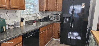 Cute Cottage in Lake Park!! Step-in-Side to pure Cuteness with - photo 4
