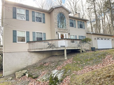 Hemlock Lake Home For Sale in Lords Valley Pennsylvania