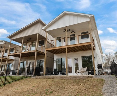 Lake Hamilton Home For Sale in Hot Springs Arkansas