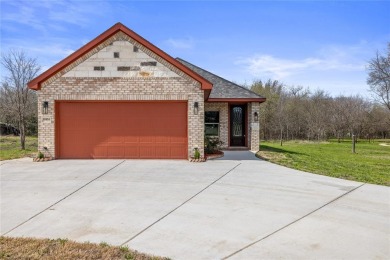Lake Home Sale Pending in Quinlan, Texas