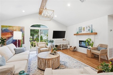This house is a designer's dream. Flooded with sunlight, floor - photo 12
