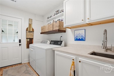 This house is a designer's dream. Flooded with sunlight, floor - photo 21