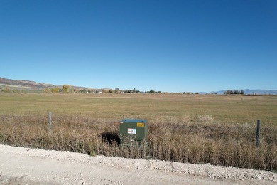 This is a one of a kind property! Lake access, and an 18,000 - photo 25